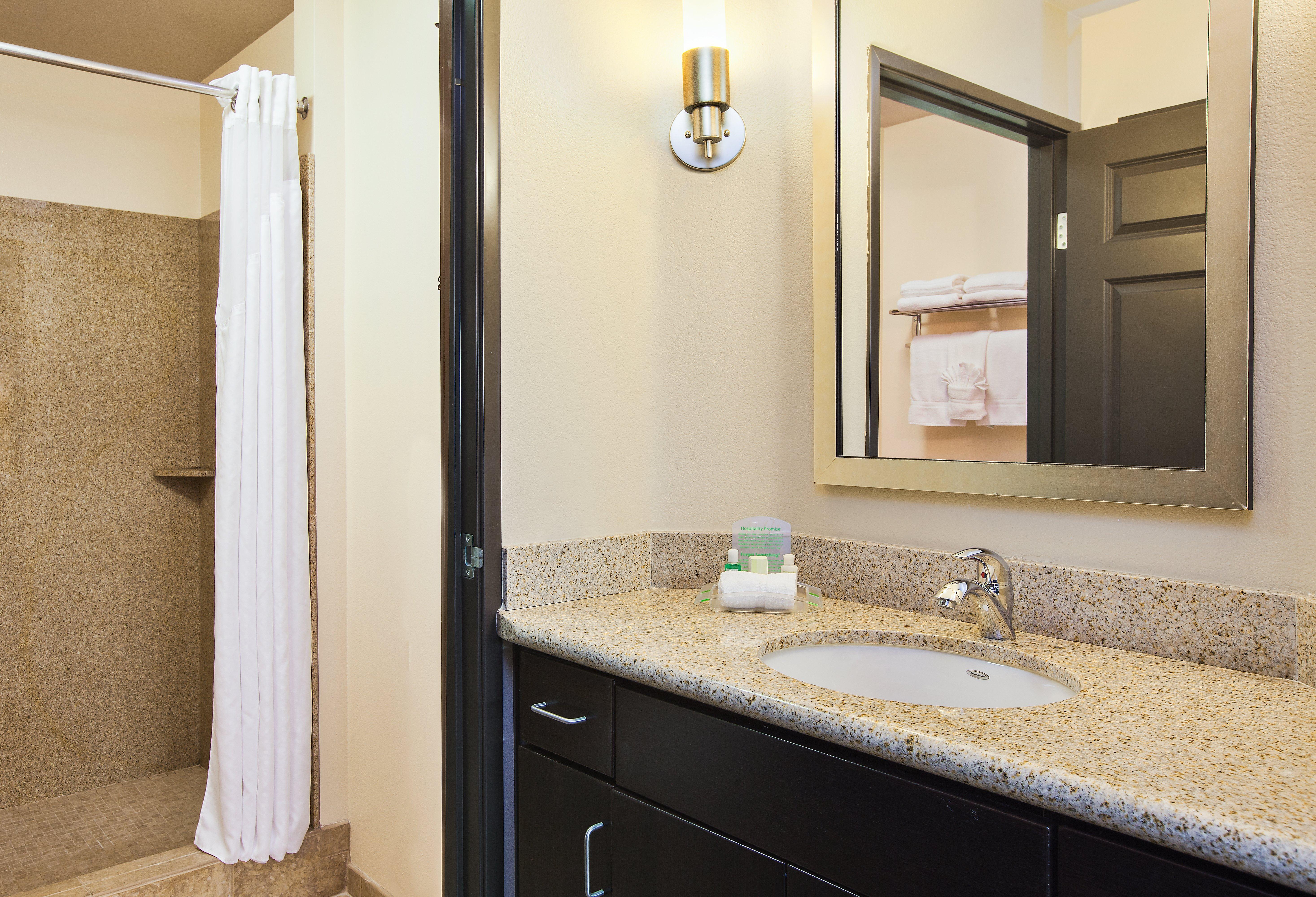 Holiday Inn Oceanside Marina Camp Pendleton By Ihg Экстерьер фото