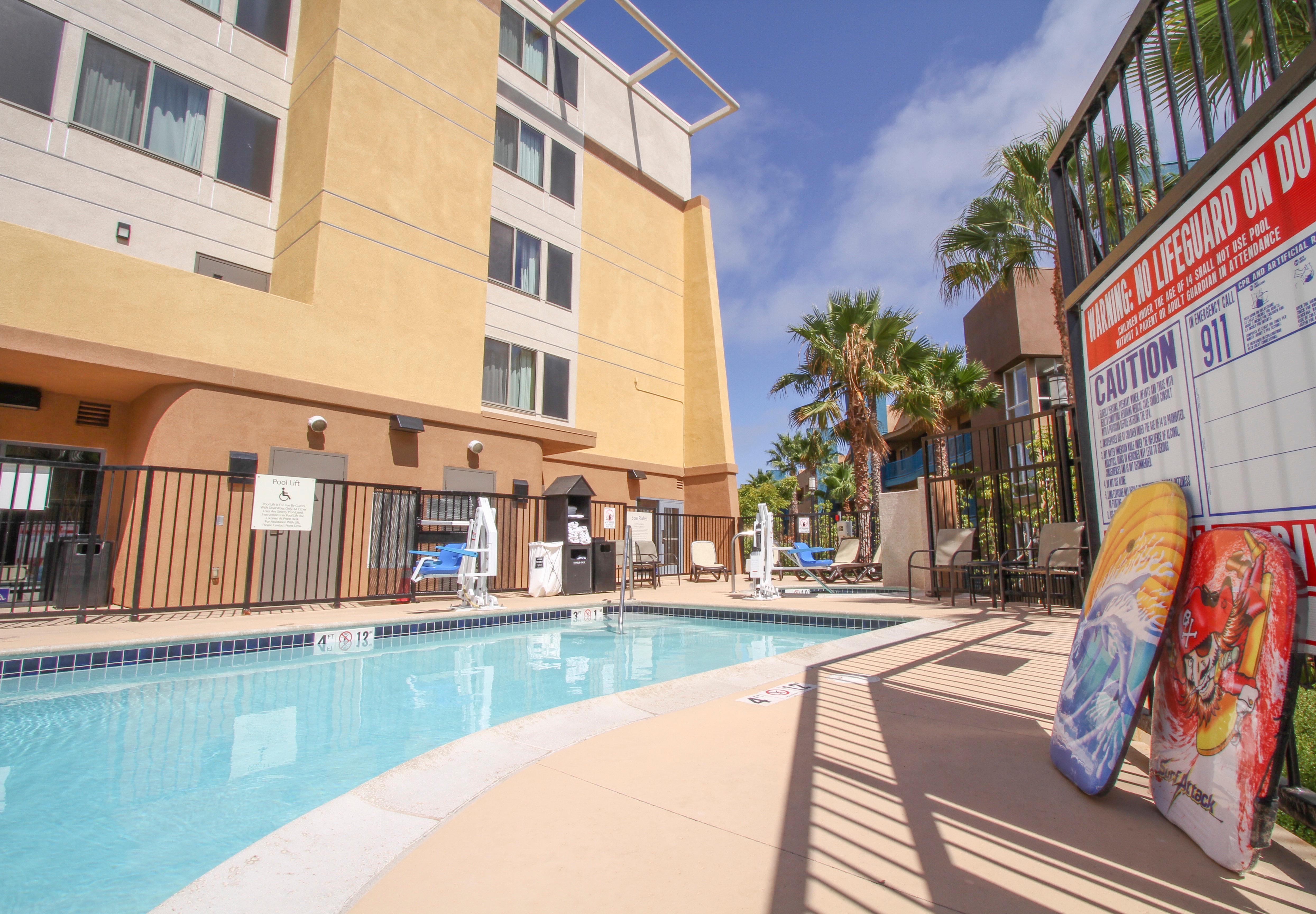Holiday Inn Oceanside Marina Camp Pendleton By Ihg Экстерьер фото