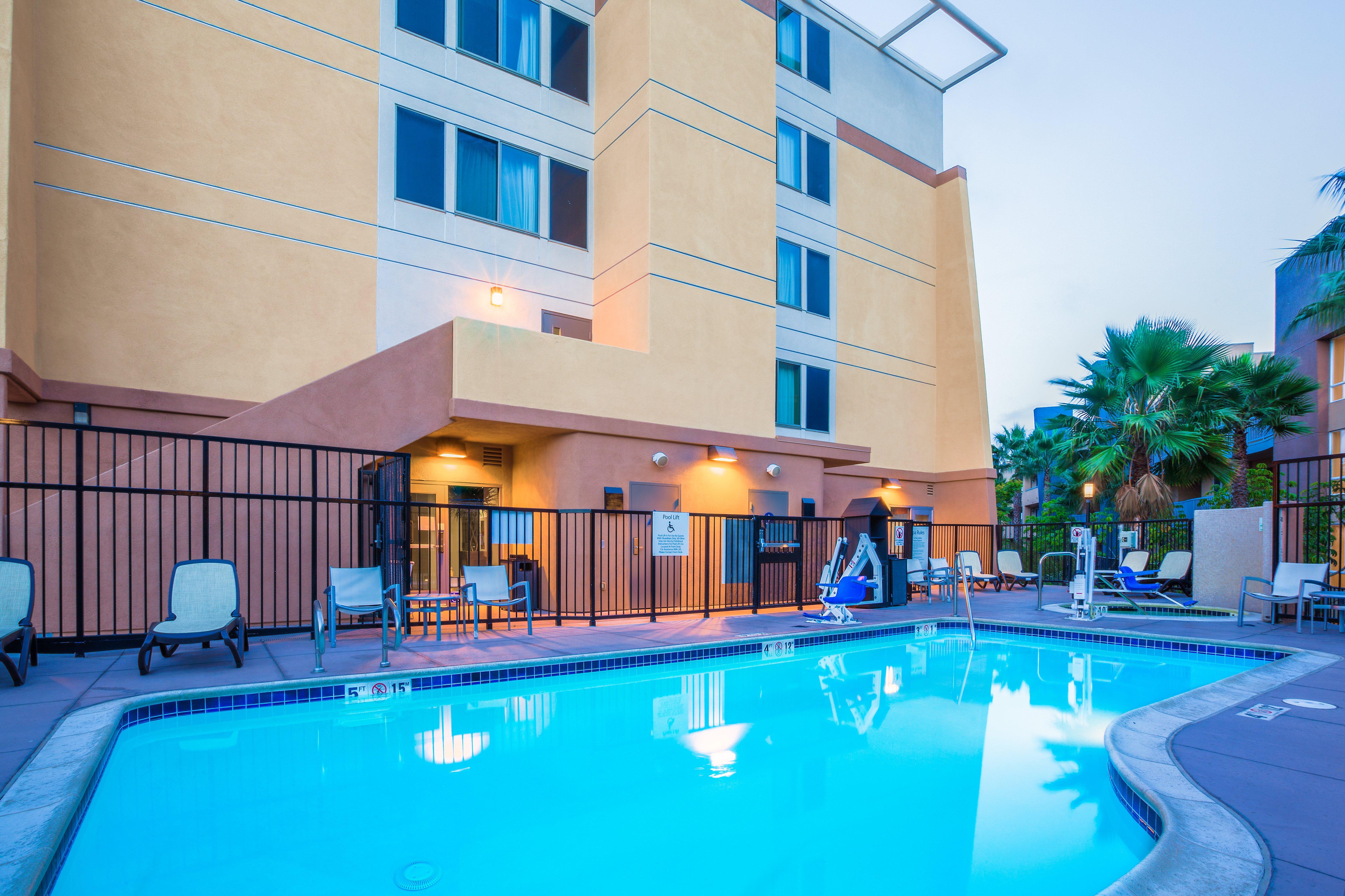 Holiday Inn Oceanside Marina Camp Pendleton By Ihg Экстерьер фото